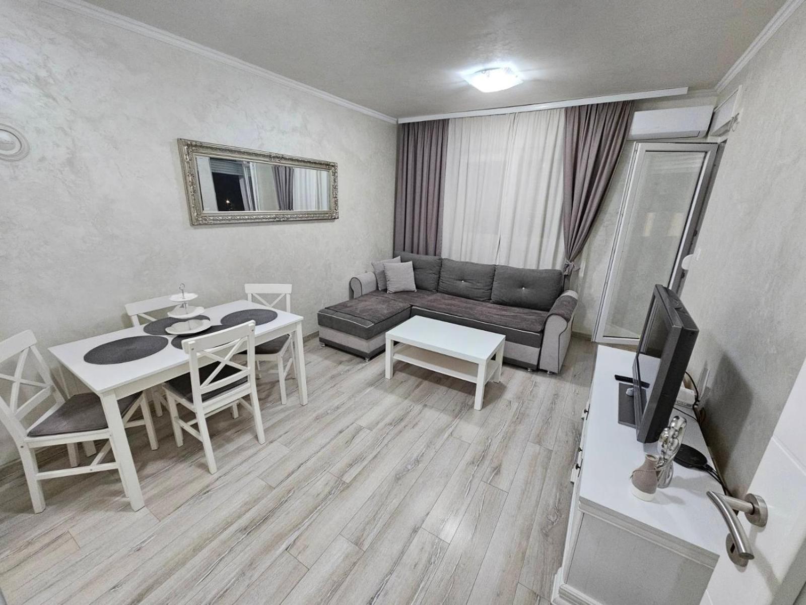 Apartment Basic 2